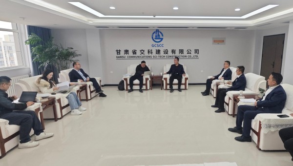 3月27日，順豐集團(tuán)一行到甘肅省交科建設(shè)有限公司考察調(diào)研，雙方就各自發(fā)展優(yōu)勢(shì)、未來(lái)合作領(lǐng)域與方向、促進(jìn)國(guó)企民企協(xié)同發(fā)展等方面進(jìn)行了深入座談交流。